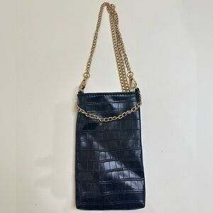 Elegant Black Croc-Embossed Chain Bag